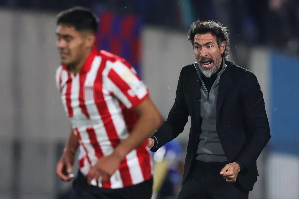 Domínguez se mostró bastante conforme por lo mostrado por su equipo en varios pasajes del encuentro | FOTO: Felipe Zanca/Photosport