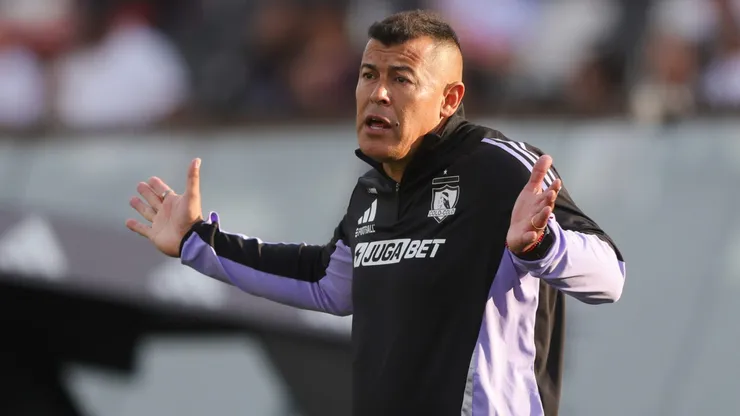 Almirón toma decisión con el camarín de Colo Colo.