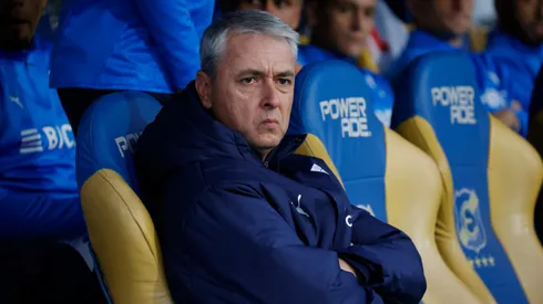 Tiago Nunes no es más el entrenador de Universidad Católica.