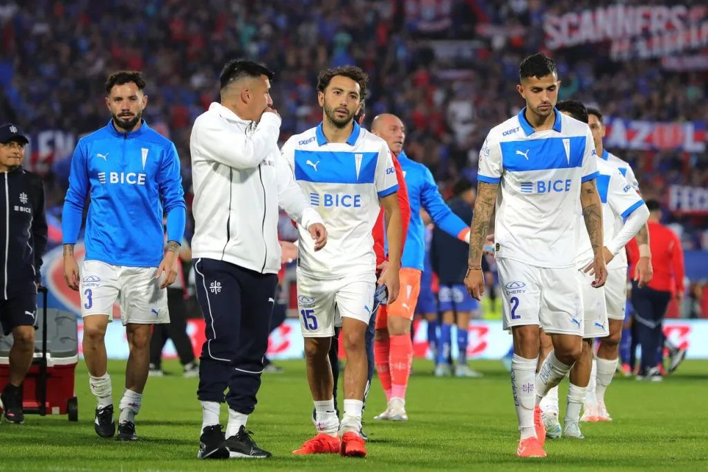 El ciclo de Nunes en la UC no convence por ningún lado (Photosport).