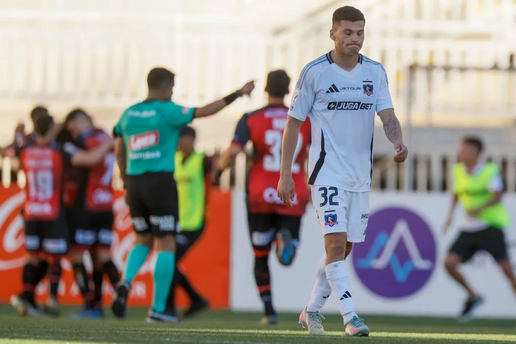 La cara de Lucas Cepeda lo dice todo: la crisis es total en Colo Colo (Photosport).