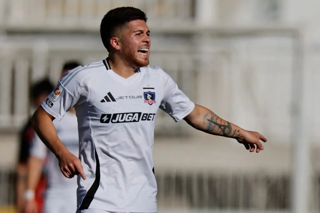 Méndez pide camiseta en Colo Colo. | Foto: Photosport