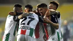 Los jugadores de Palestino festejan en la victoria por 2-1 ante Cruzeiro en Chile.