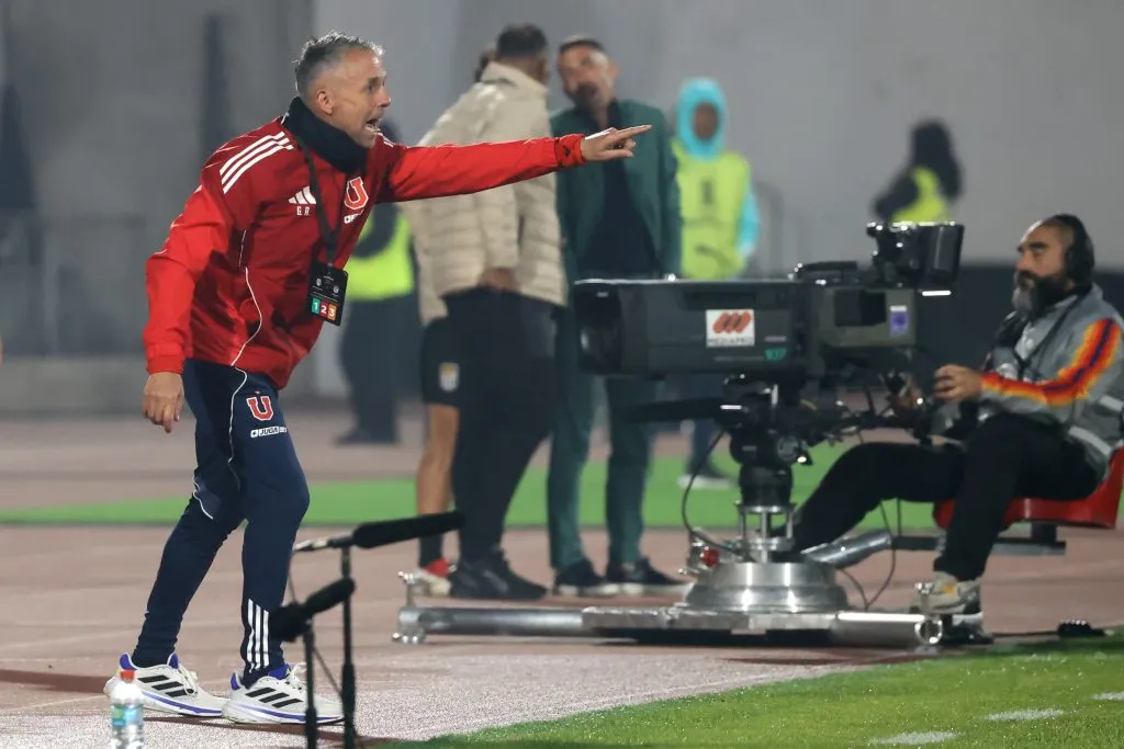 Gustavo Álvarez queda satisfecho con el rendimiento de sus dirigidos. (Foto: Photosport)