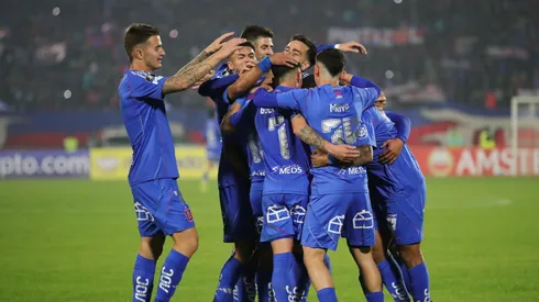 Rodrigo Vera sorprende con su figura en el triunfo azul.