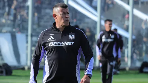 Jorge Almirón tiene la pelota tras ofrecimiento para dejar Colo Colo.