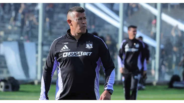 Jorge Almirón tiene la pelota tras ofrecimiento para dejar Colo Colo.