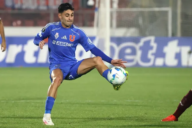 Rodrigo Goldberg aplaudió el desempeño de Javier Altamirano en el duelo de Universidad de Chile ante Carabobo.