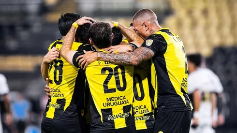 Peñarol sacó la tarea adelante y se clasificó a la segunda ronda de Copa Libertadores tras vencer a Olimpia.