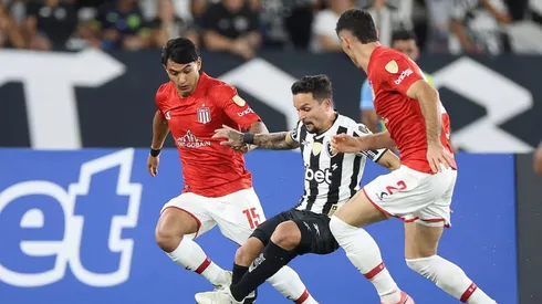 Botafogo venció a Estudiantes de La Plata en Copa Libertadores.