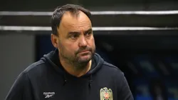 José Luis Sierra no la pasa bien en su nuevo paso por la Unión Española.