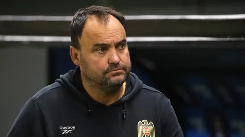 José Luis Sierra no la pasa bien en su nuevo paso por la Unión Española.