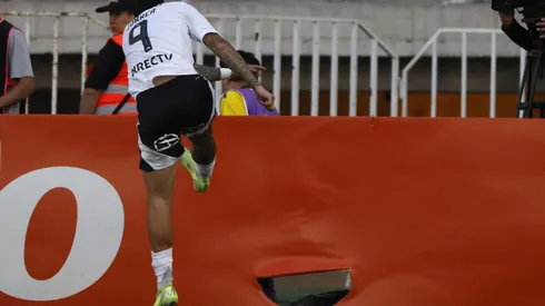 Carlos Gustavo De Luca despedaza a Javier Correa.