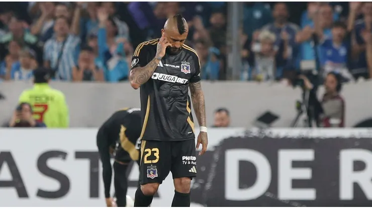 El mediocampista de Colo Colo es blanco de críticas en Argentina.