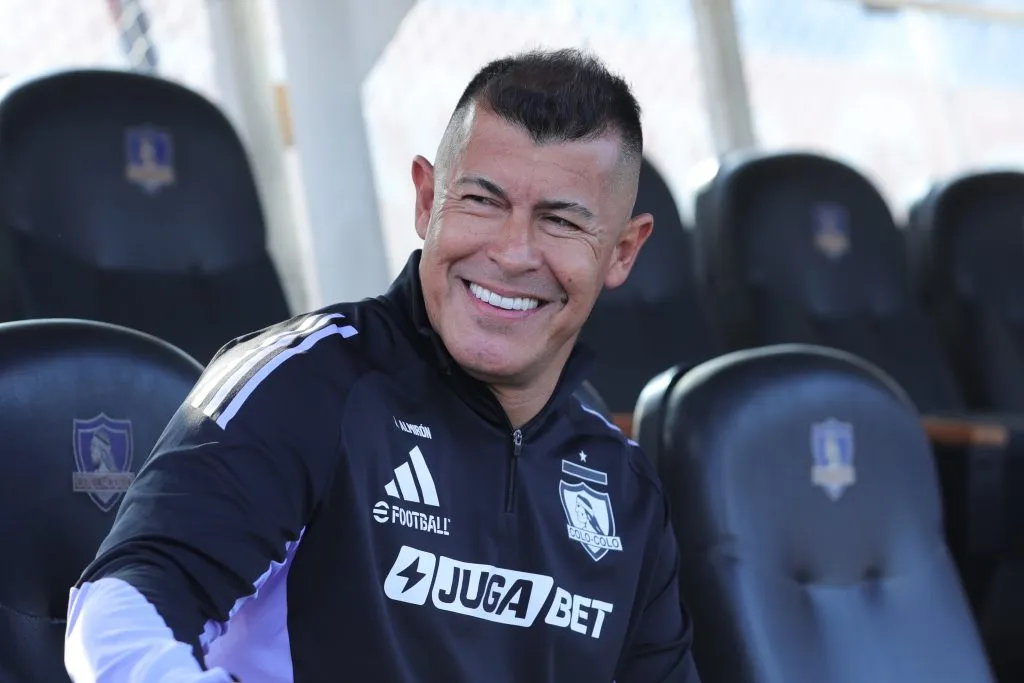 Jorge Almirón dirigió la práctica de Colo Colo este viernes en el Monumental. (Foto: Felipe ZancaPhotosport)