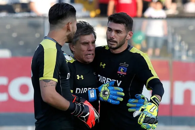 Julio Rodríguez, al centro, junto a Paulo Garcés y Álvaro Salazar, en su época en Colo Colo (Photosport).