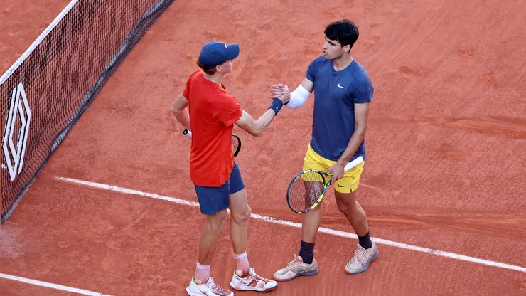 Jannik Sinner y Carlos Alcaraz se encuentran en la final de Roma. (Foto: Getty)