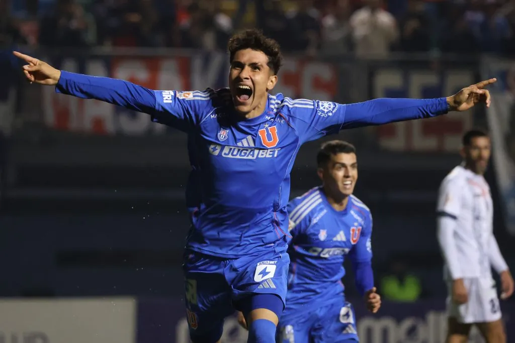 Juveniles como Martín Espinoza suman bonos en Universidad de Chile. (Créditos: Photosport)