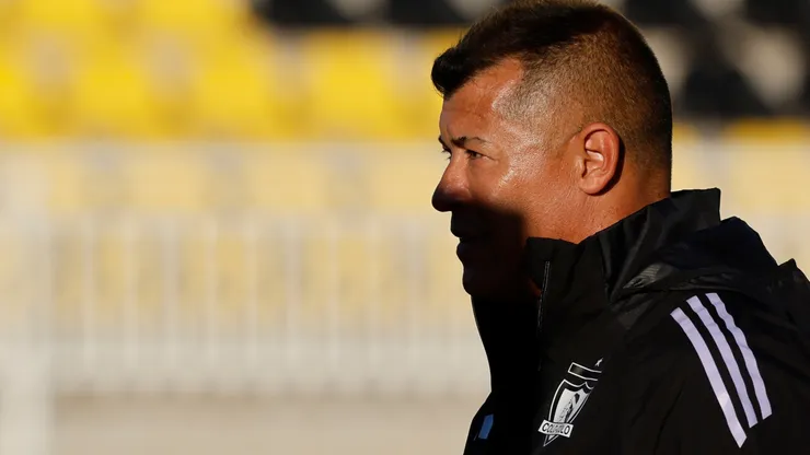 ¿Jorge Almirón sigue en Colo Colo? (Photosport).