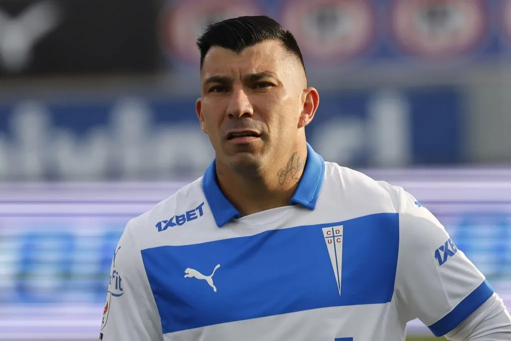 Gary Medel se disculpa los hinchas de la UC por el rendimiento del equipo en las últimas semanas. (Foto: Photosport)