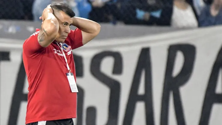 Jorge Almirón tiene un nuevo problema en Colo Colo.