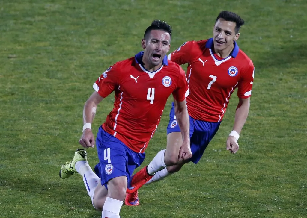El gol de Isla ante Uruguay le sirvió a la Roja para clasificar a semifinales de la Copa América 2015 | FOTO: Martin Thomas/Photosport