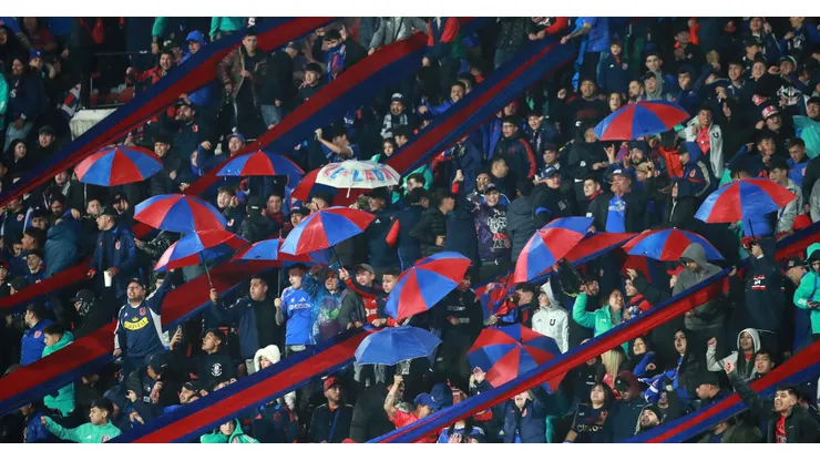 Hinchas de la U podrán asistir al partido de visita frente a Deportes Limache. (Foto: Photosport)