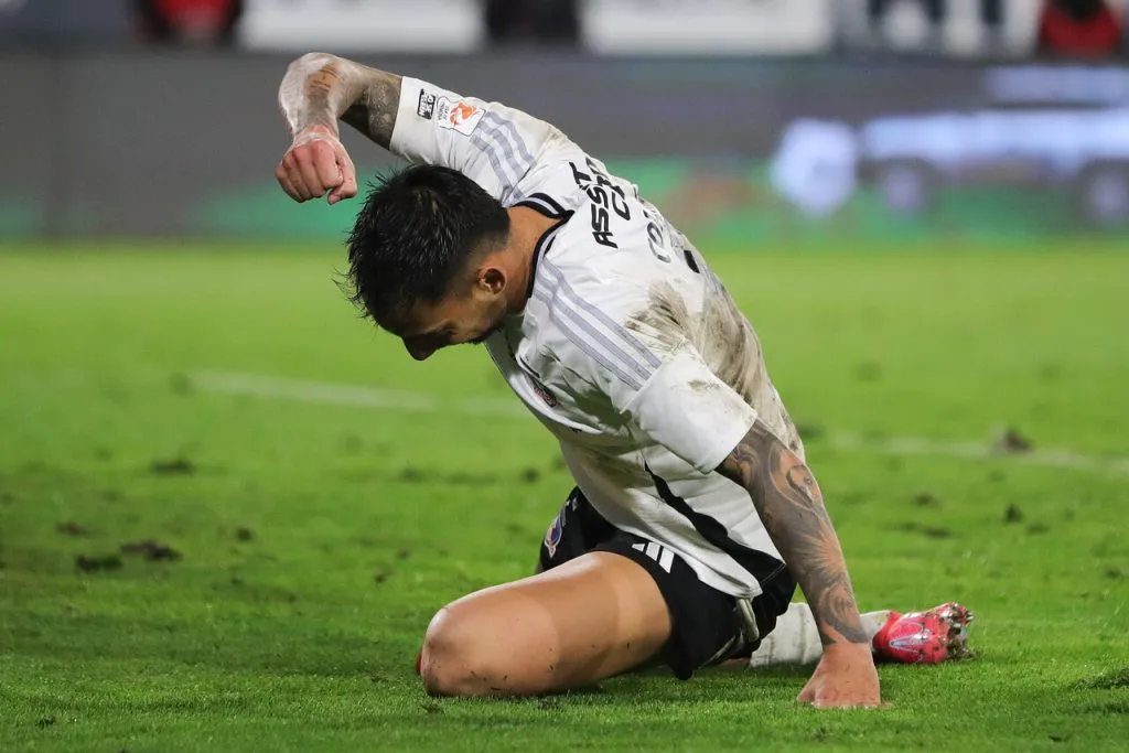 Javier Correa sigue colmando la paciencia de los hinchas de Colo Colo (Photosport).