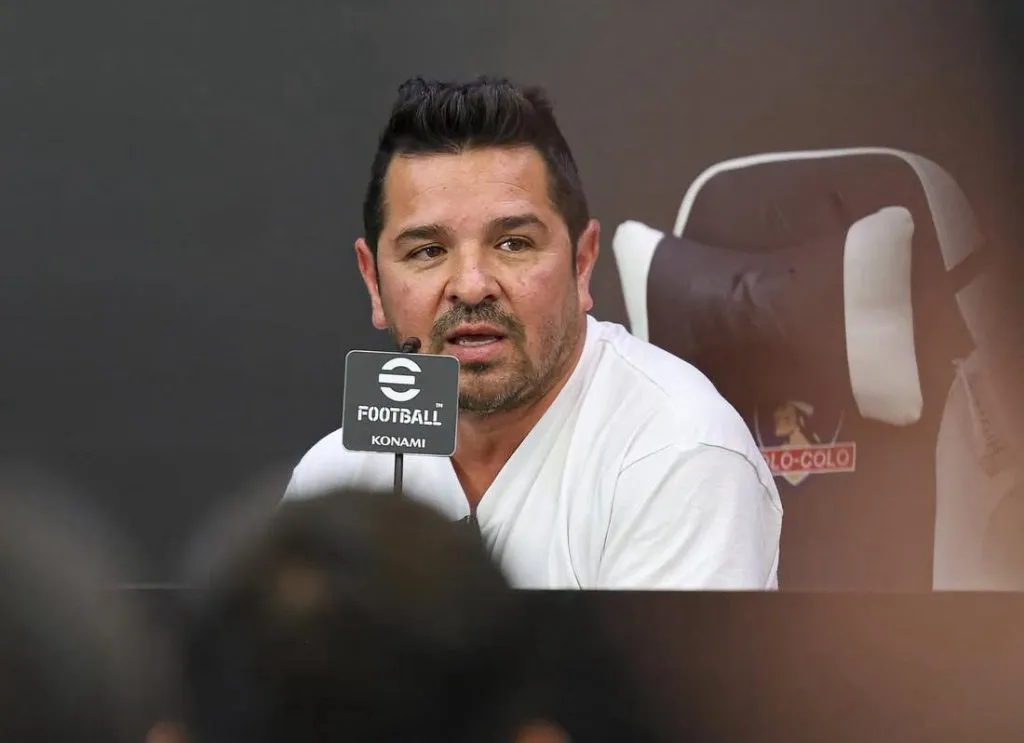 Héctor ‘Tito’ Tapia acaba de asumir la jefatura del fútbol joven en Colo Colo. (Foto: @colocolofutboljoven)