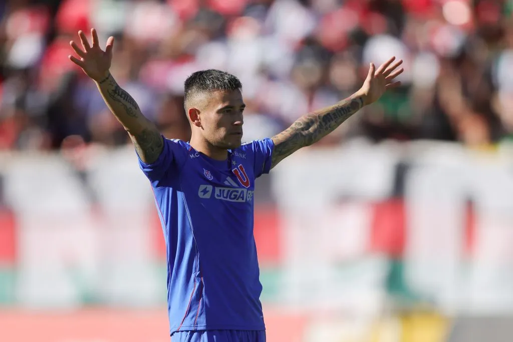 Charles Aránguiz fue citado por Gustavo Álvarez para enfrentar a Deportes Limache