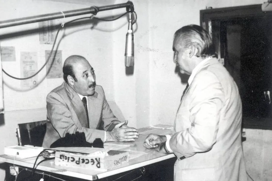Julio Martínez junto a Sergio Livingstone en Radio Mineria | FOTO: Memoria Chilena
