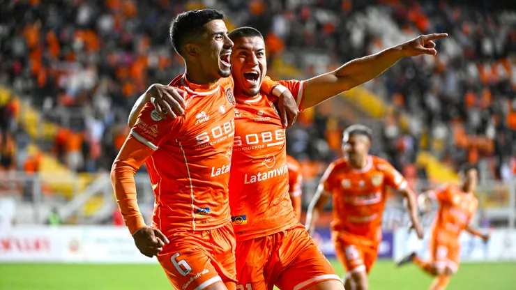 Cobreloa recibe a Deportes Santa Cruz en Calama. (Foto: Photosport)