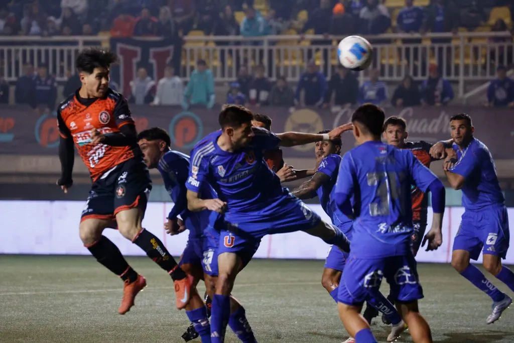 La U sufrió una dura caída que la aleja de la cima de la Liga de Primera (Photosport).