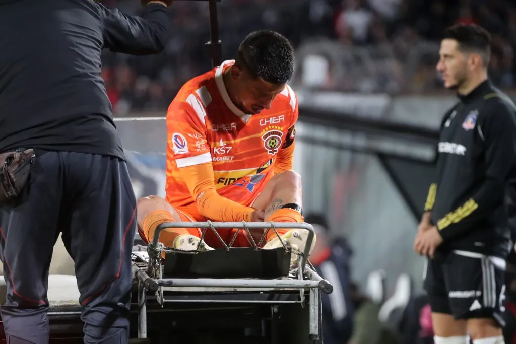 Rodolfo González sufrió lesión en encuentro de Cobreloa ante Deportes Santa Cruz. (Foto: Photosport)