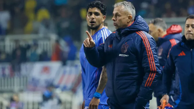Gustavo Álvarez explota por esta jugada en la Universidad de Chile