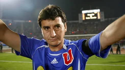 Bicampeón con Universidad de Chile le hizo un queque a Heidi González.