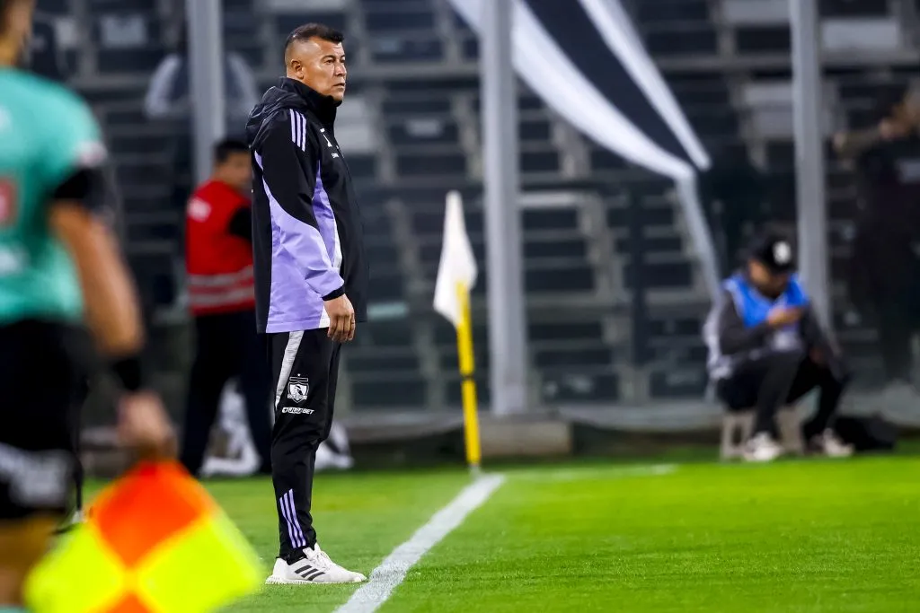 Jorge Almirón pasa por un complicado presente en Colo Colo.(Foto: Photosport)