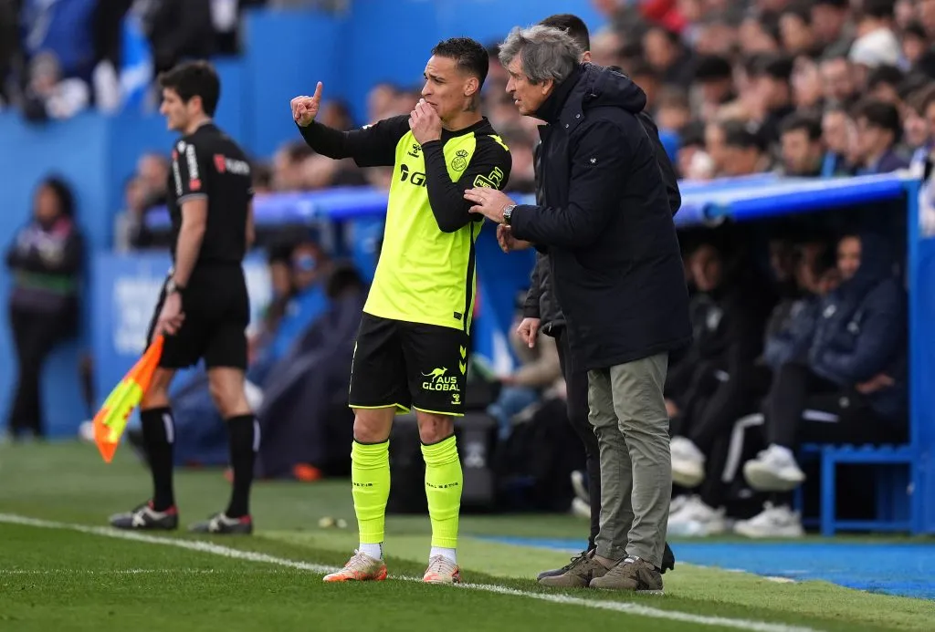 Manuel Pellegrini dirige a Antony en el Real Betis. El futbolista brasileño recuperó su nivel en el conjunto Verdiblanco y con el Ingeniero como DT.