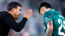 Aseguran que Héctor Robles sería despedido de Wanderers en las próximas horas (Photosport).