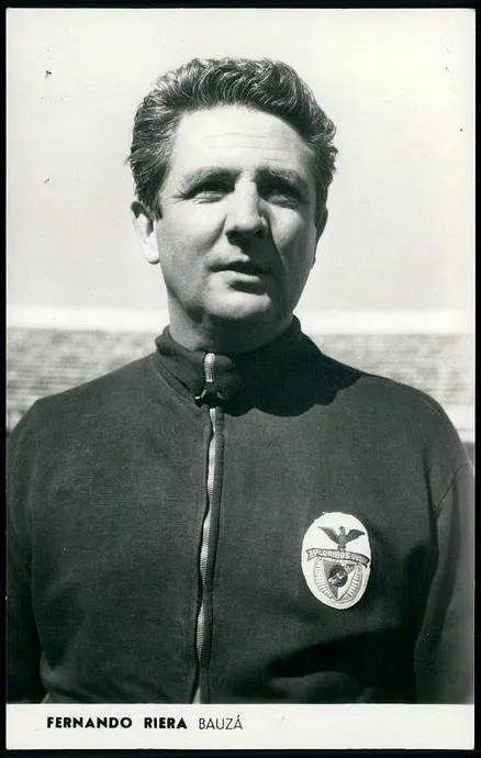 Fernando Riera en la temporada 1962-1963 cuando dirigió al Benfica.