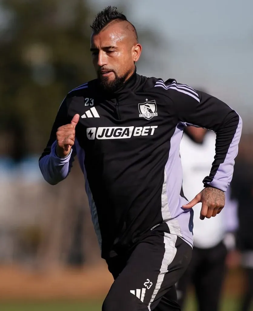 Arturo Vidal es la gran baja que tiene Colo Colo para enfrentar a Atlético Bucaramanga. (Foto: @colocolooficial)