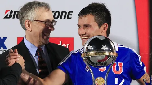 Charles Aránguiz ilusiona al pueblo azul (Foto: PABLO LEON/PHOTOSPORT)