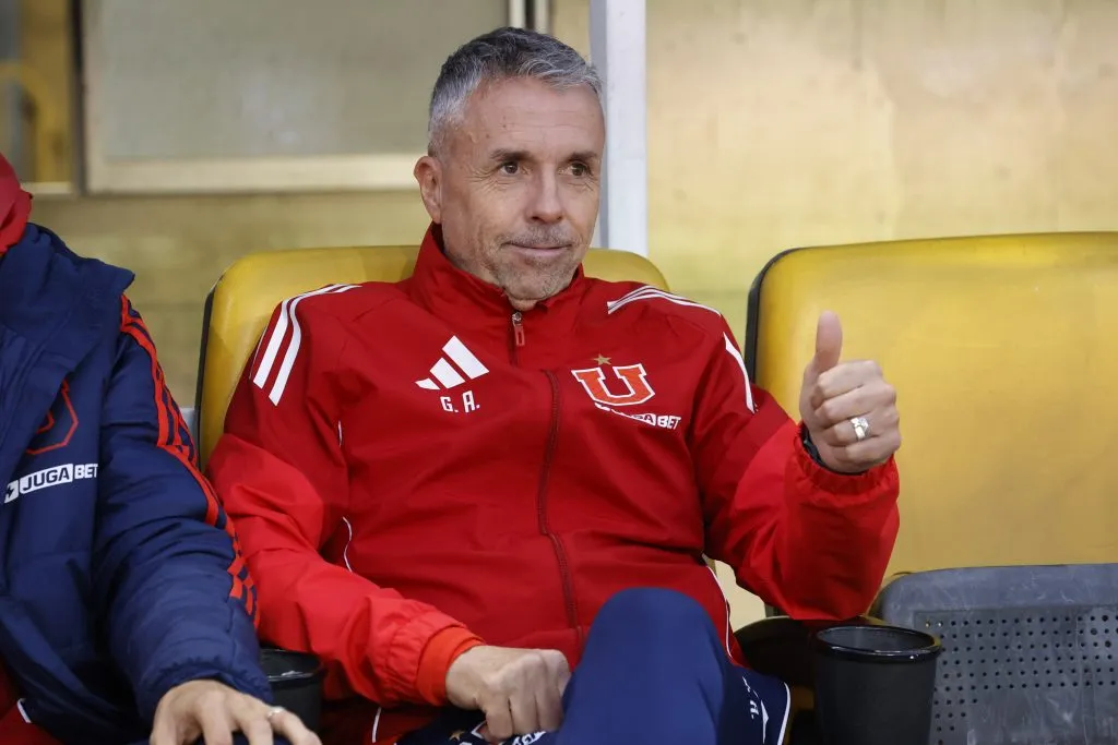 Álvarez recibió un consejo por parte de Yáñez | FOTO: Raul Zamora/Photosport