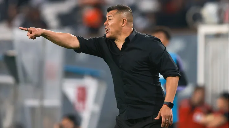 Jorge Almirón seguirá al mando de Colo Colo. (Foto: Photosport)