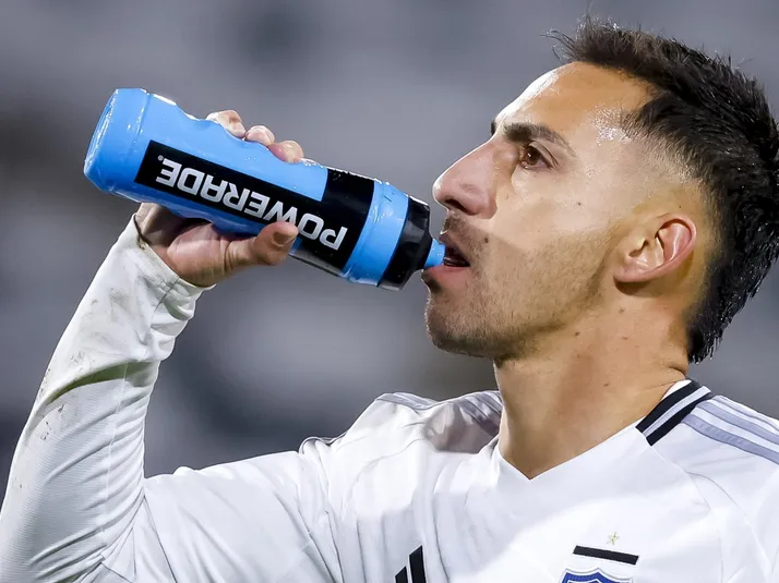 Ojo Colo Colo: desde Argentina vienen por los goles de Correa