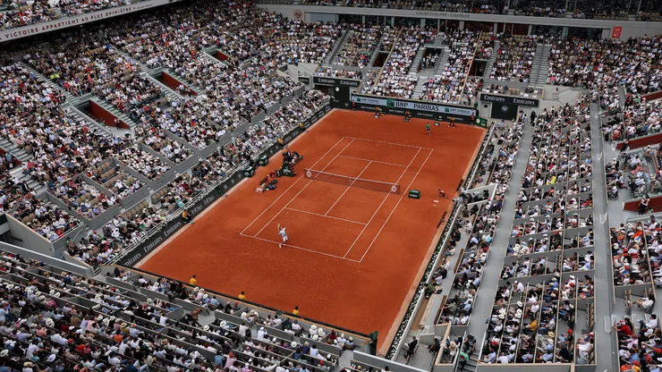 Dos jugadores defienden al público de Roland Garros. (Foto: Getty)