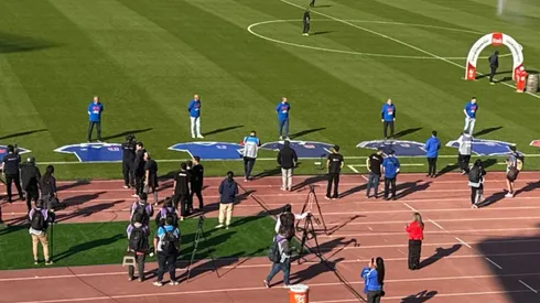 Varios exjugadores de la U participaron de este homenaje.