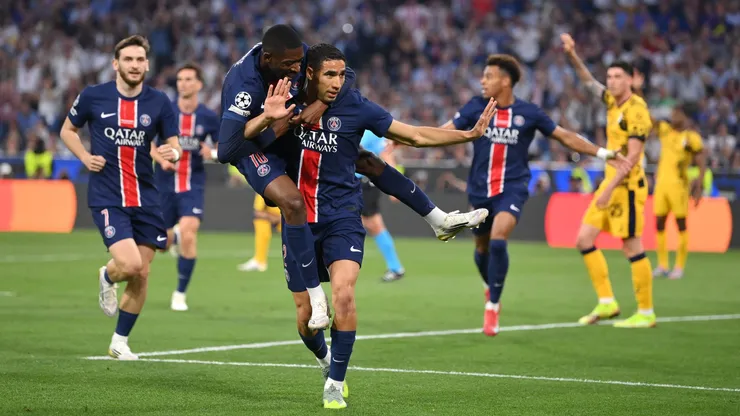 Achraf Hakimi abrió la cuenta para el PSG ante Inter de Milán.