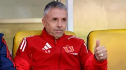 Álvarez lanza divertida broma a periodista por falta de laterales en la U