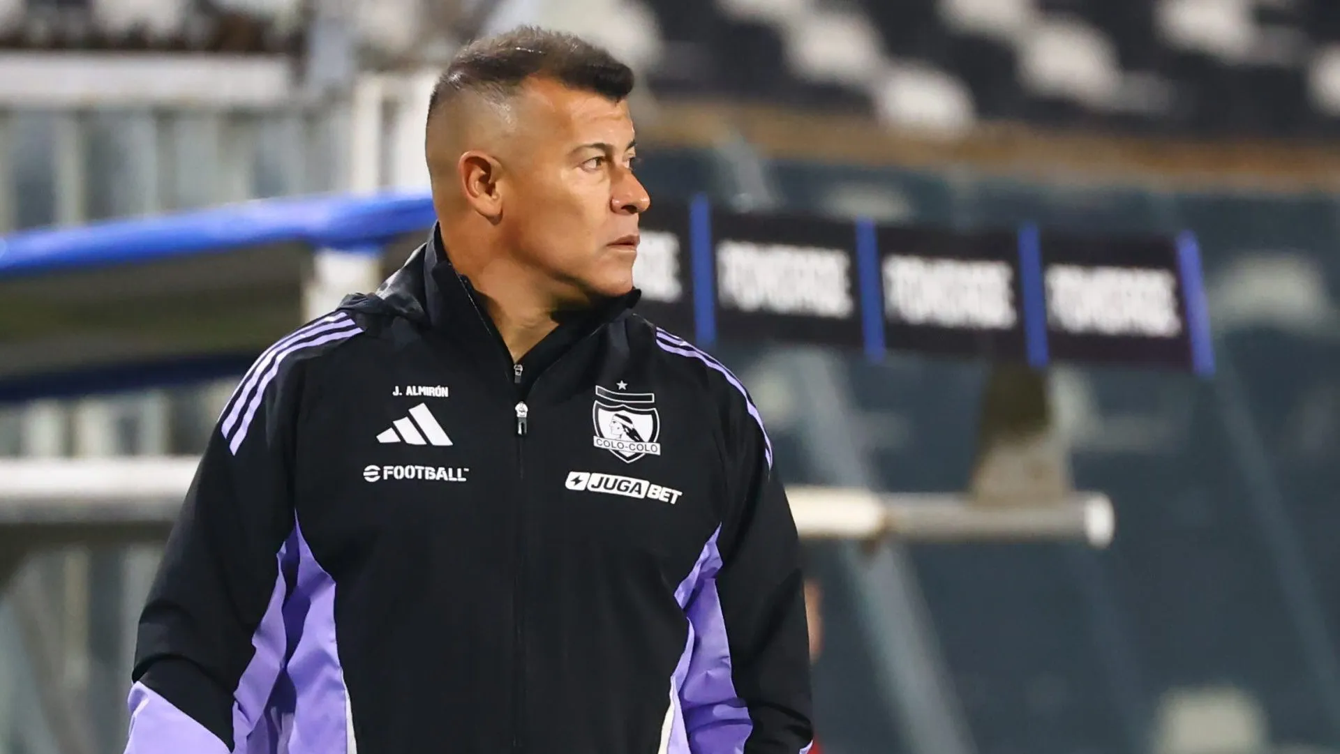 Jorge Almirón pidió 2,5 millones de dólares para finalizar su vínculo en el Cacique. (Foto: Photosport)